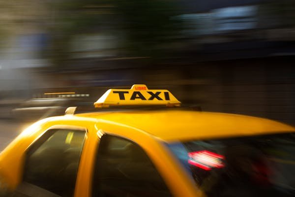 Assurance taxi malussé : comment réduire vos primes efficacement